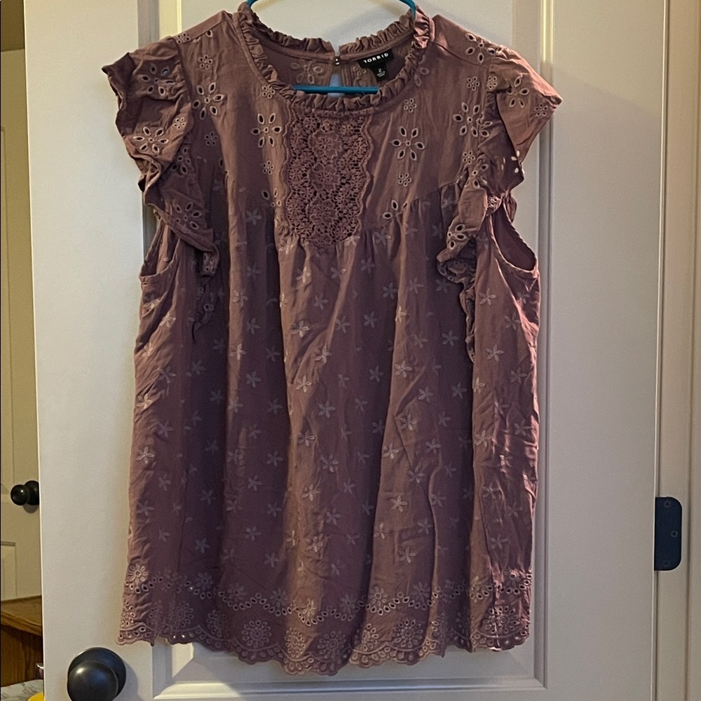 Universal Thread Eyelet Flutter Sleeve Blouse - Dusty Rose